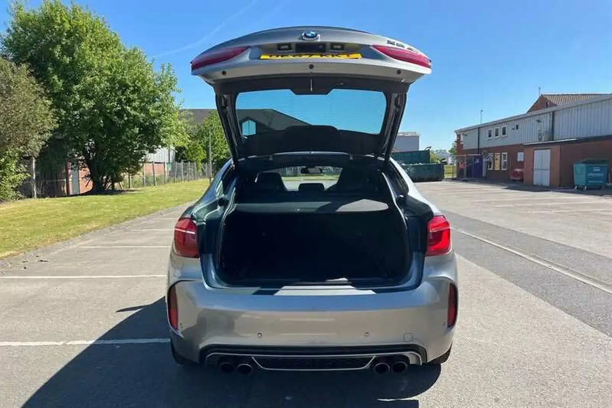 2017-bmw-x6-44-xdrive-m-big-36