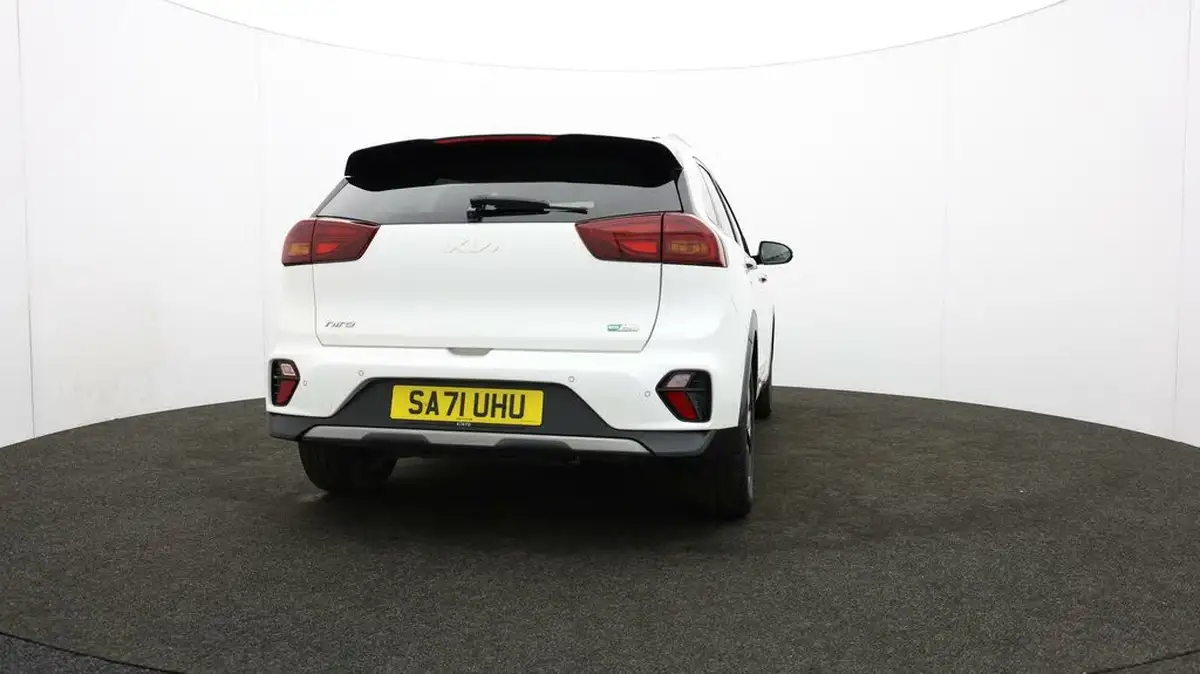 2021-kia-niro-16-gdi-phev-3-42in-cluster-big-77