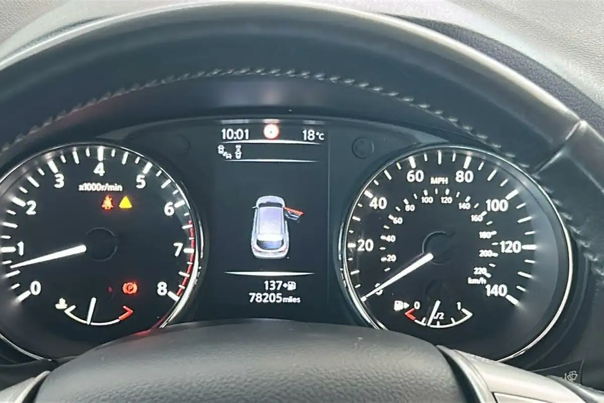 2015-nissan-qashqai-16-tekna-big-19
