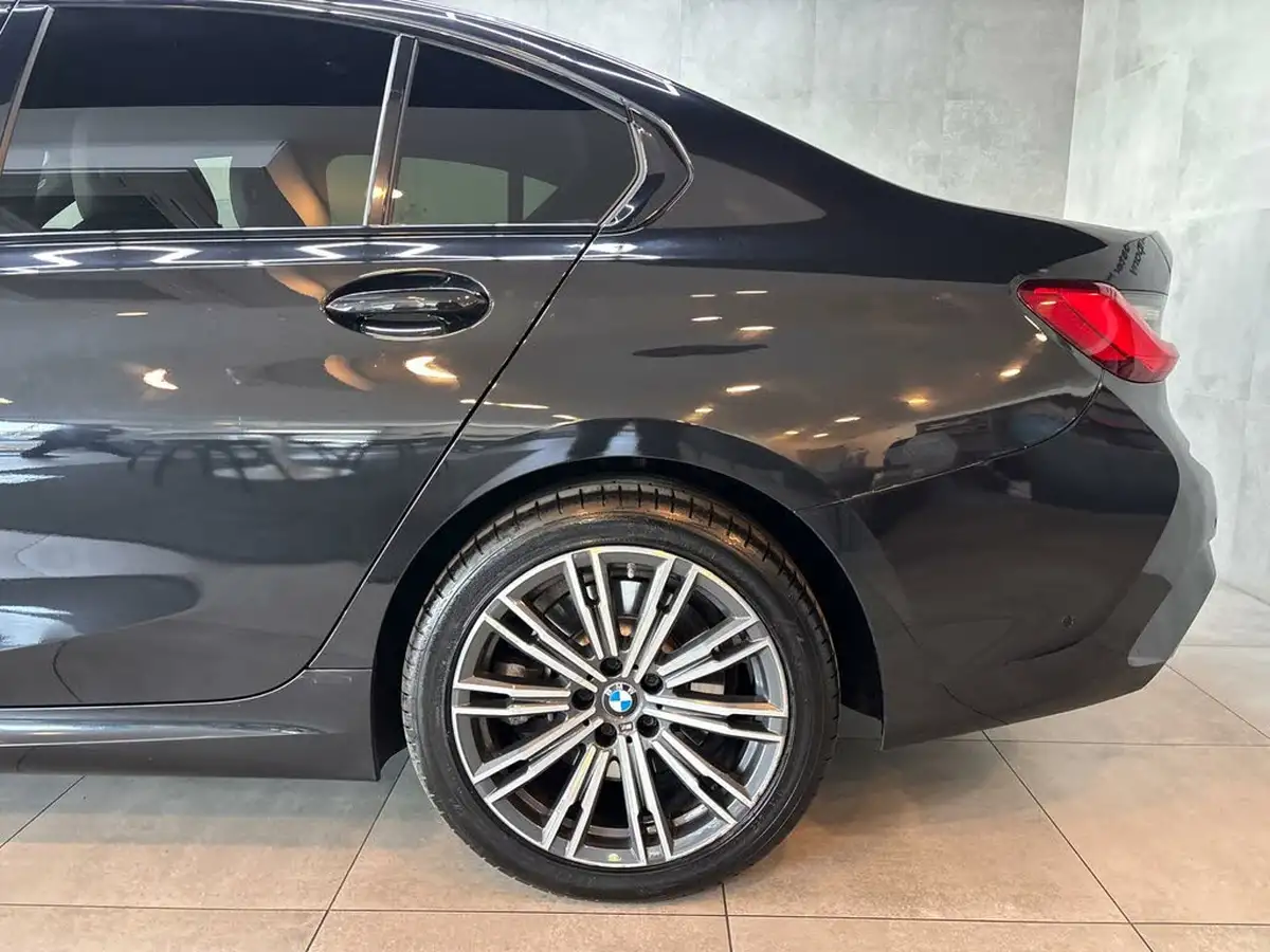 2020-bmw-3-series-20-330e-m-sport-saloon-4d-big-13