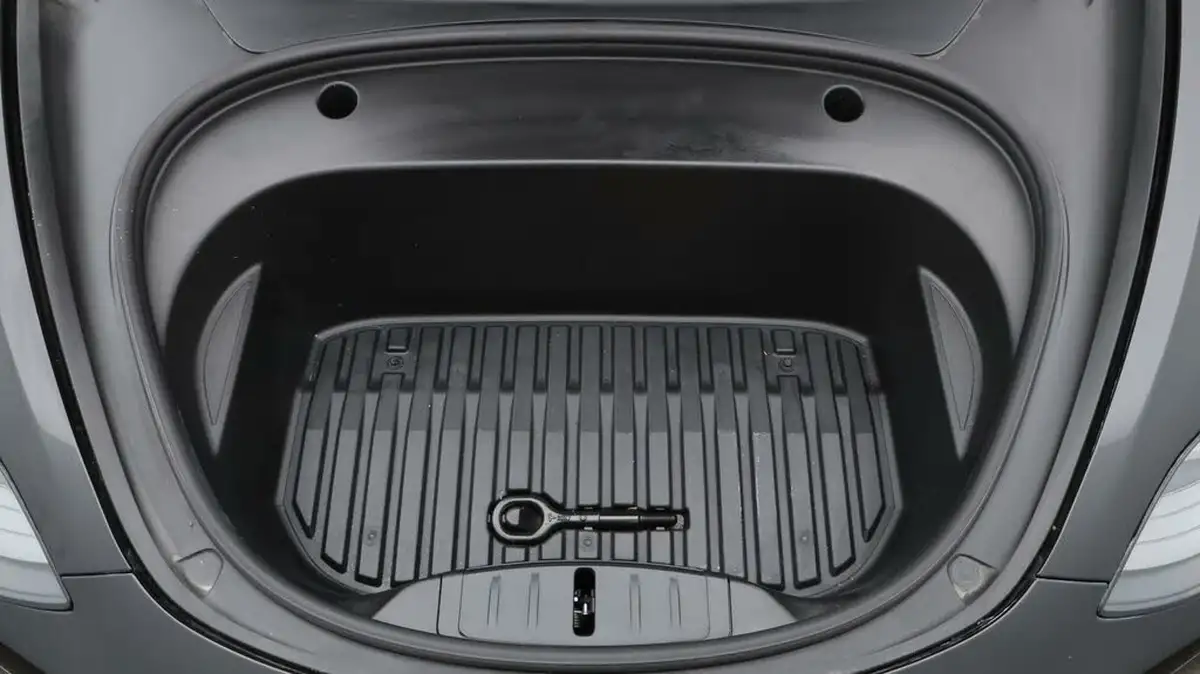 2021-tesla-model-3-e-long-range-4x4-big-19