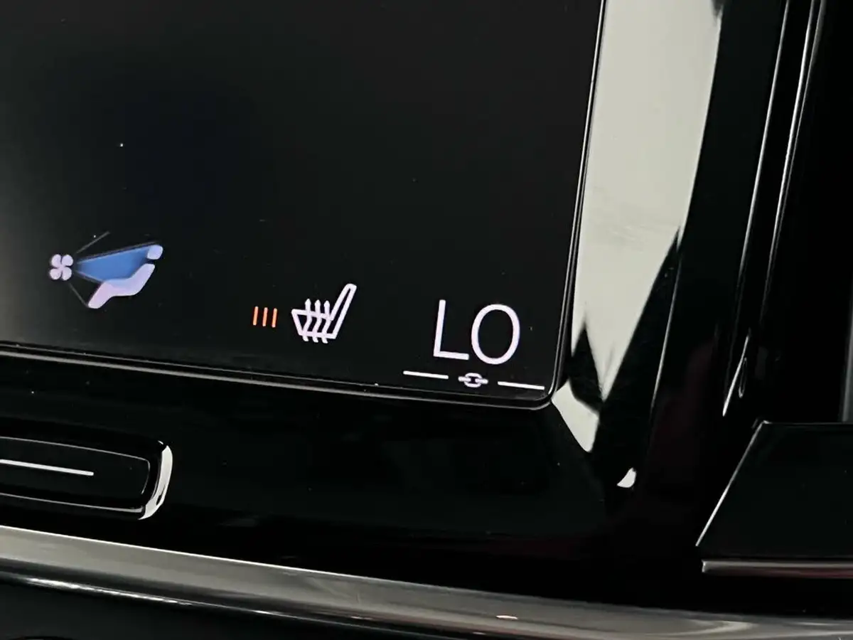2020-volvo-s90-20td-d4-momentum-plus-big-38