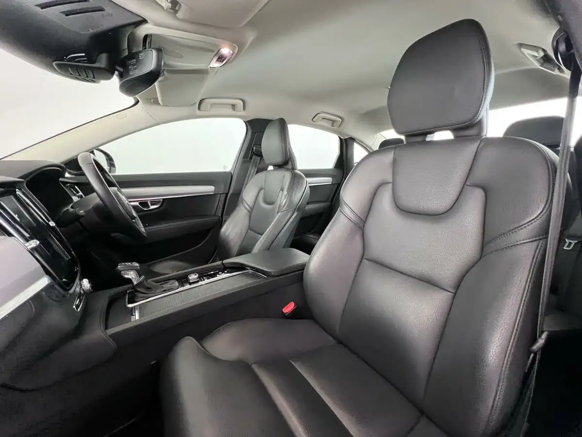 2020-volvo-s90-20td-d4-momentum-plus-big-14