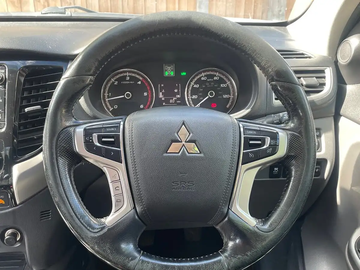 2017-mitsubishi-l200-24di-d-warrior-178bhp-eu6-big-11