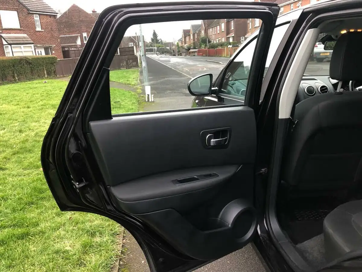 2012-nissan-qashqai-15td-acenta-big-30