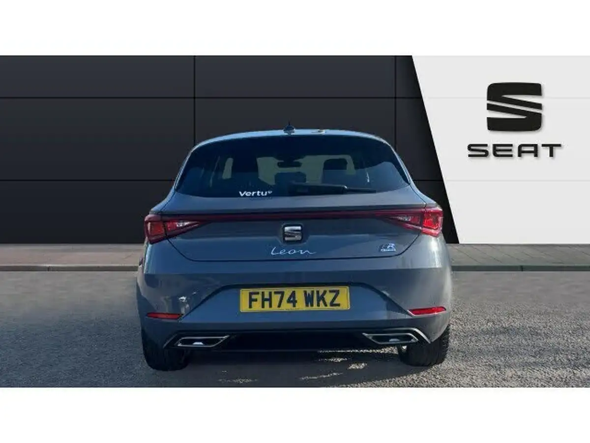 2025-seat-leon-15-e-hybrid-fr-black-edition-hatchback-big-7