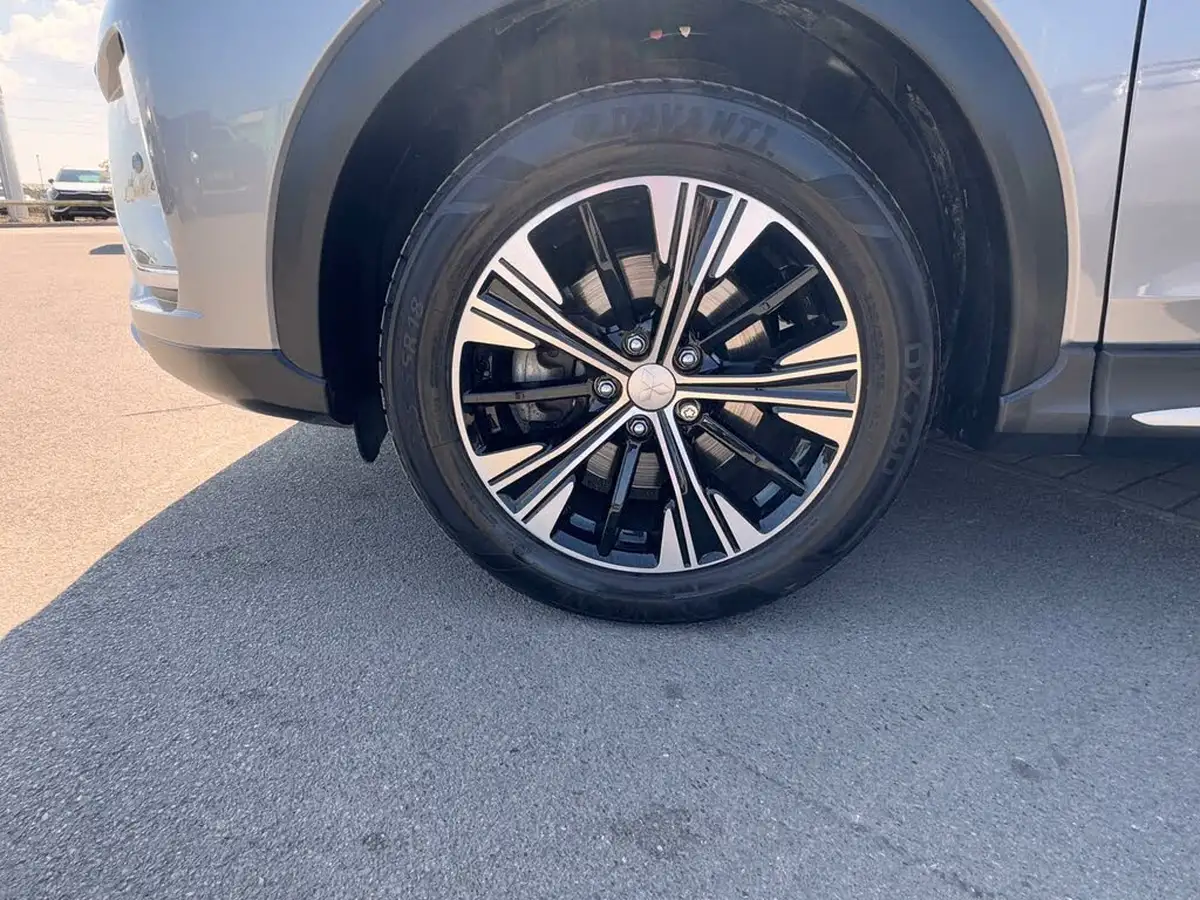 2021-mitsubishi-eclipse-cross-15-exceed-big-16