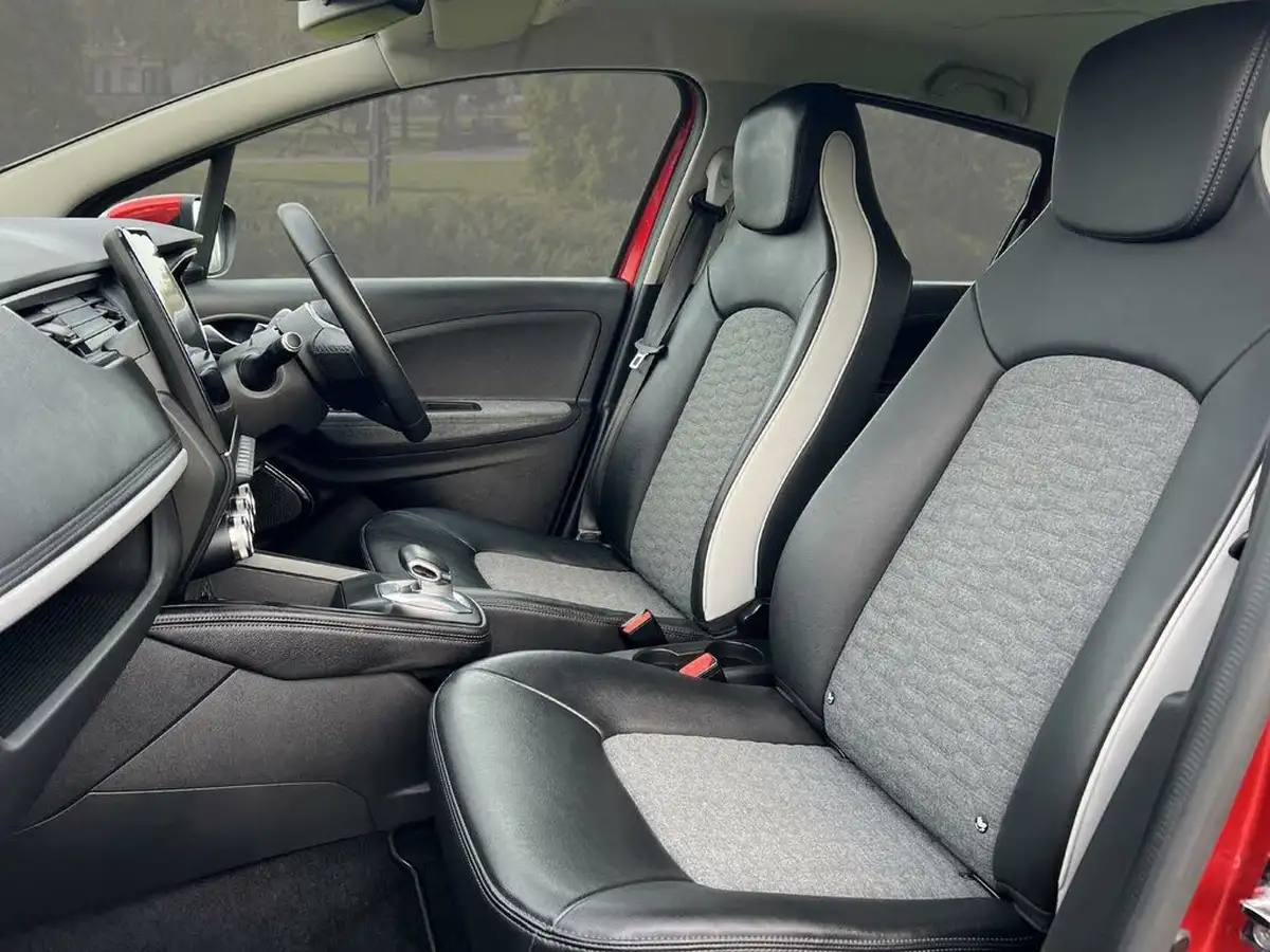 2021-renault-zoe-e-i-gt-line-big-15