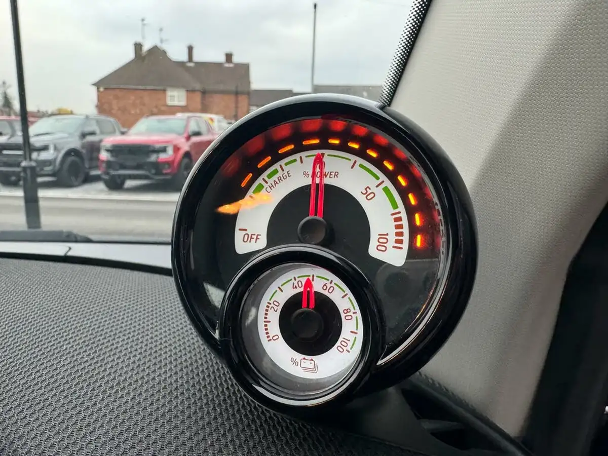 2019-smart-fortwo-big-16