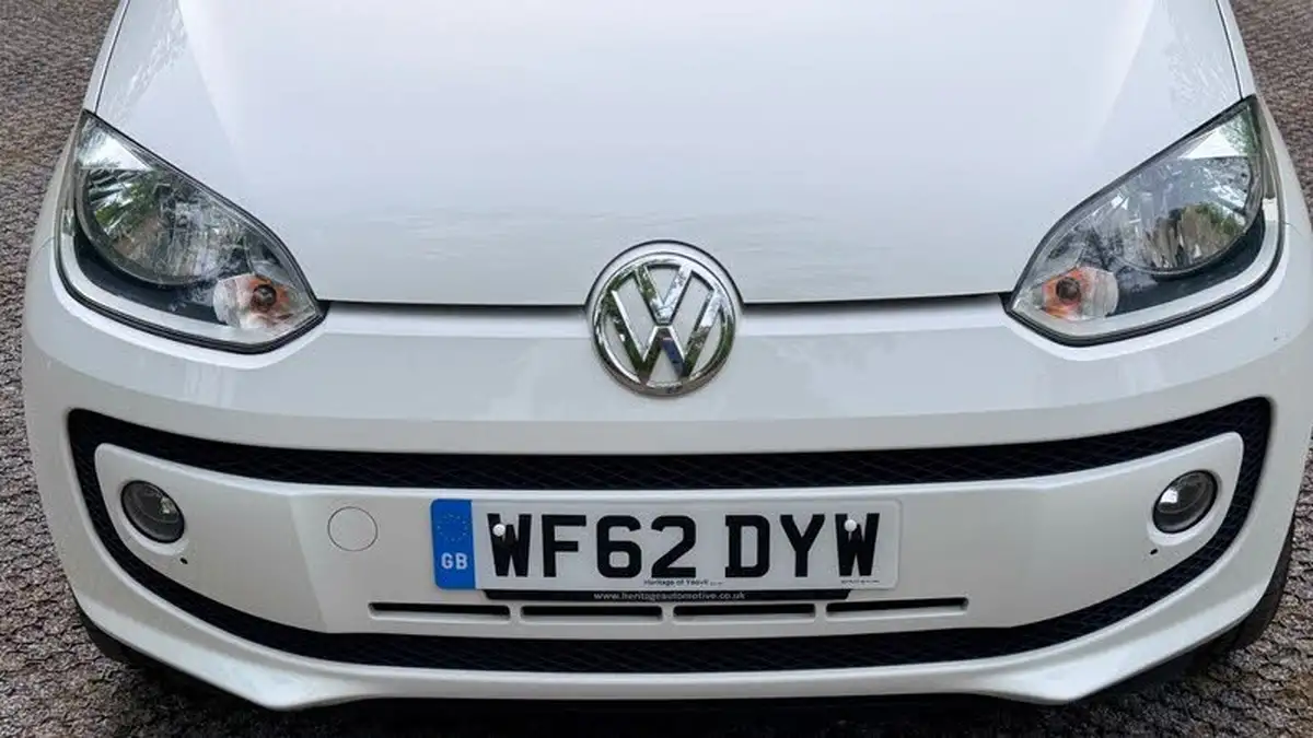 2012-volkswagen-up-10-high-up-5d-big-11