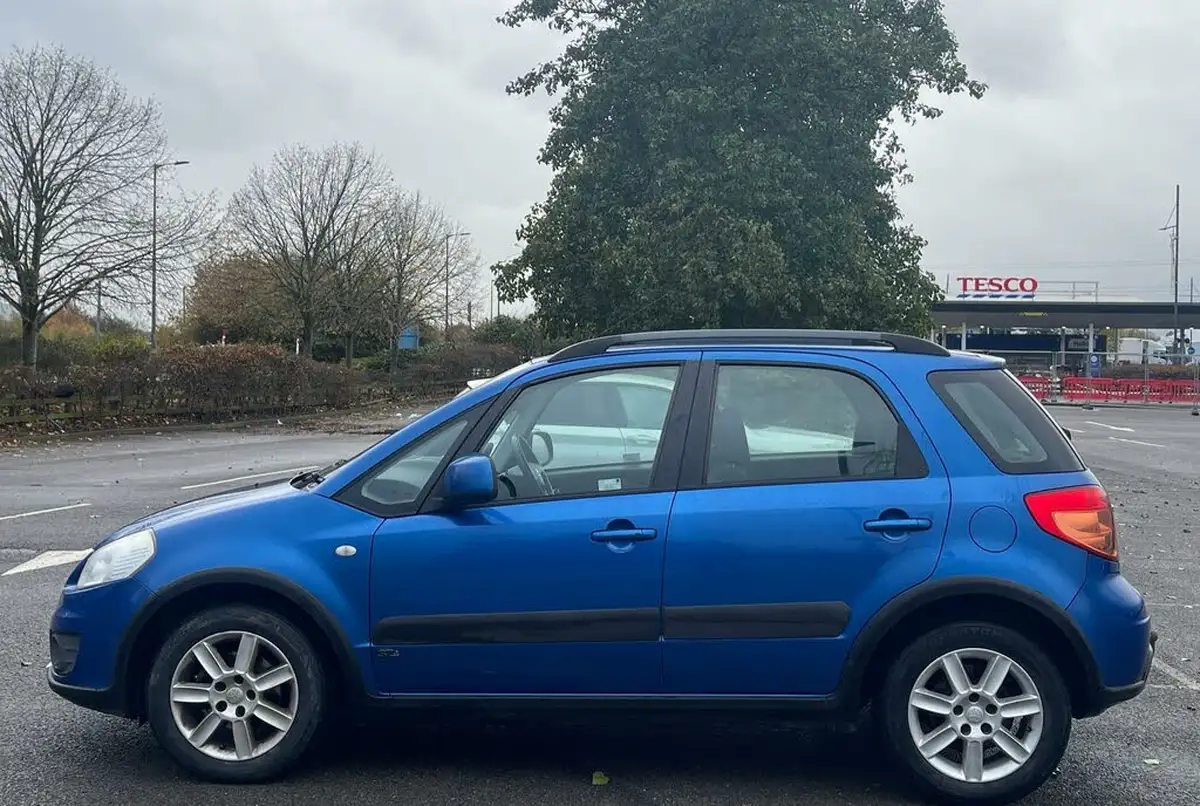 2009-suzuki-sx4-big-13