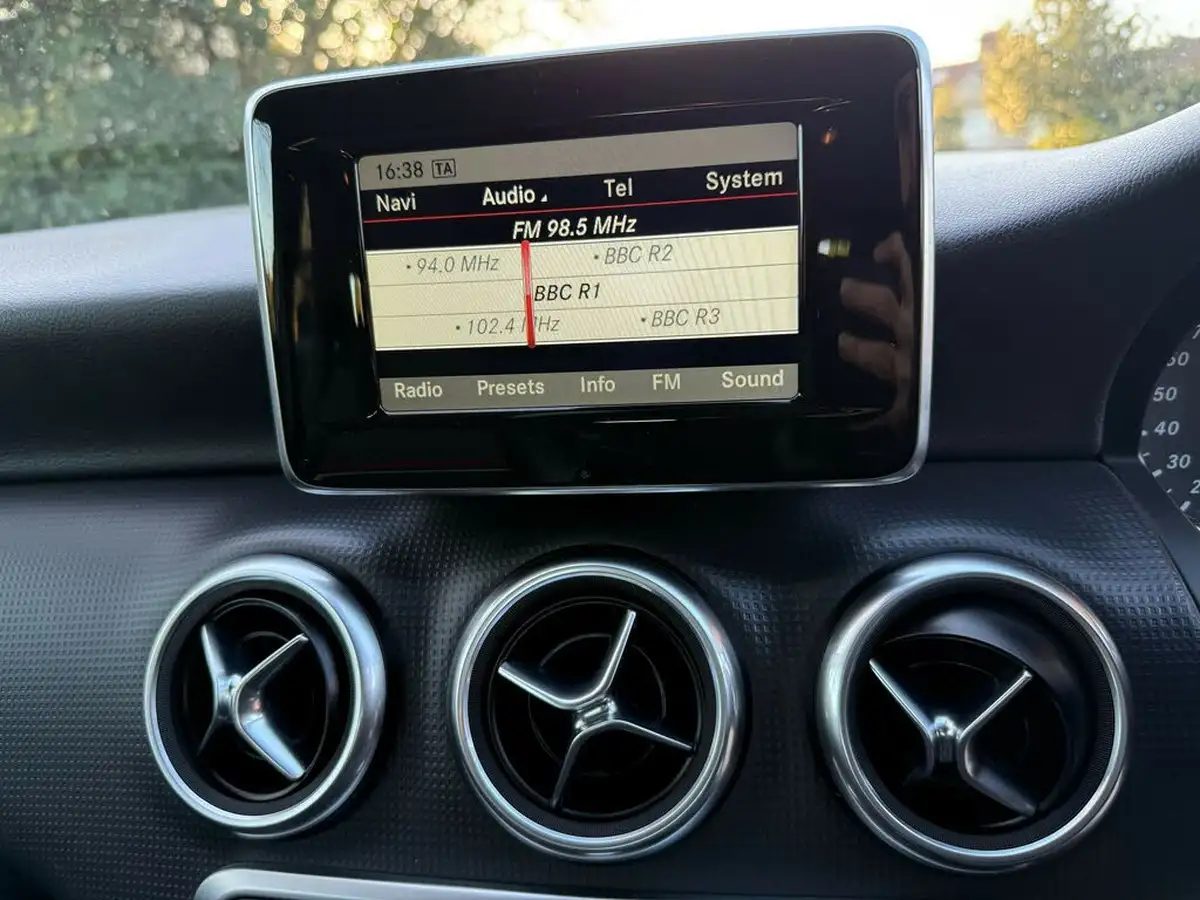 2014-mercedes-benz-a-class-16-a180-se-big-51