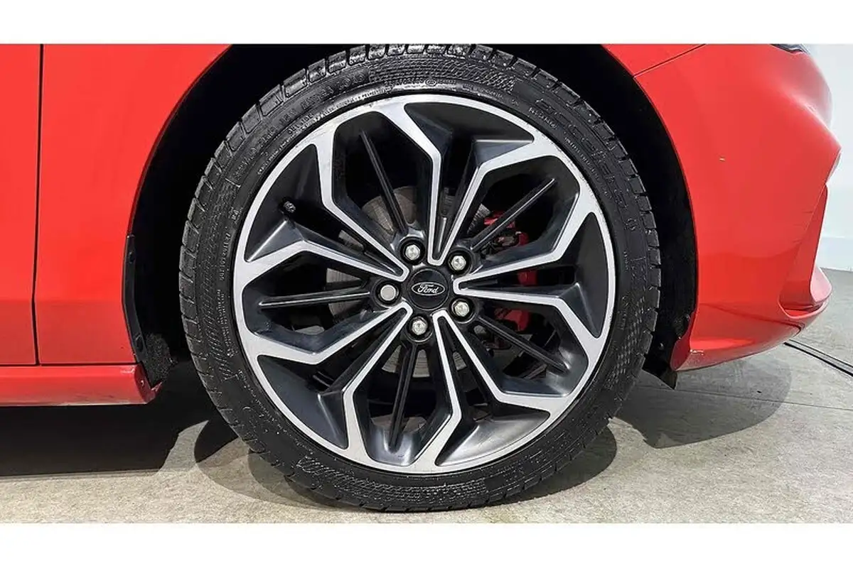 2019-ford-focus-10t-st-line-x-hatchback-big-17