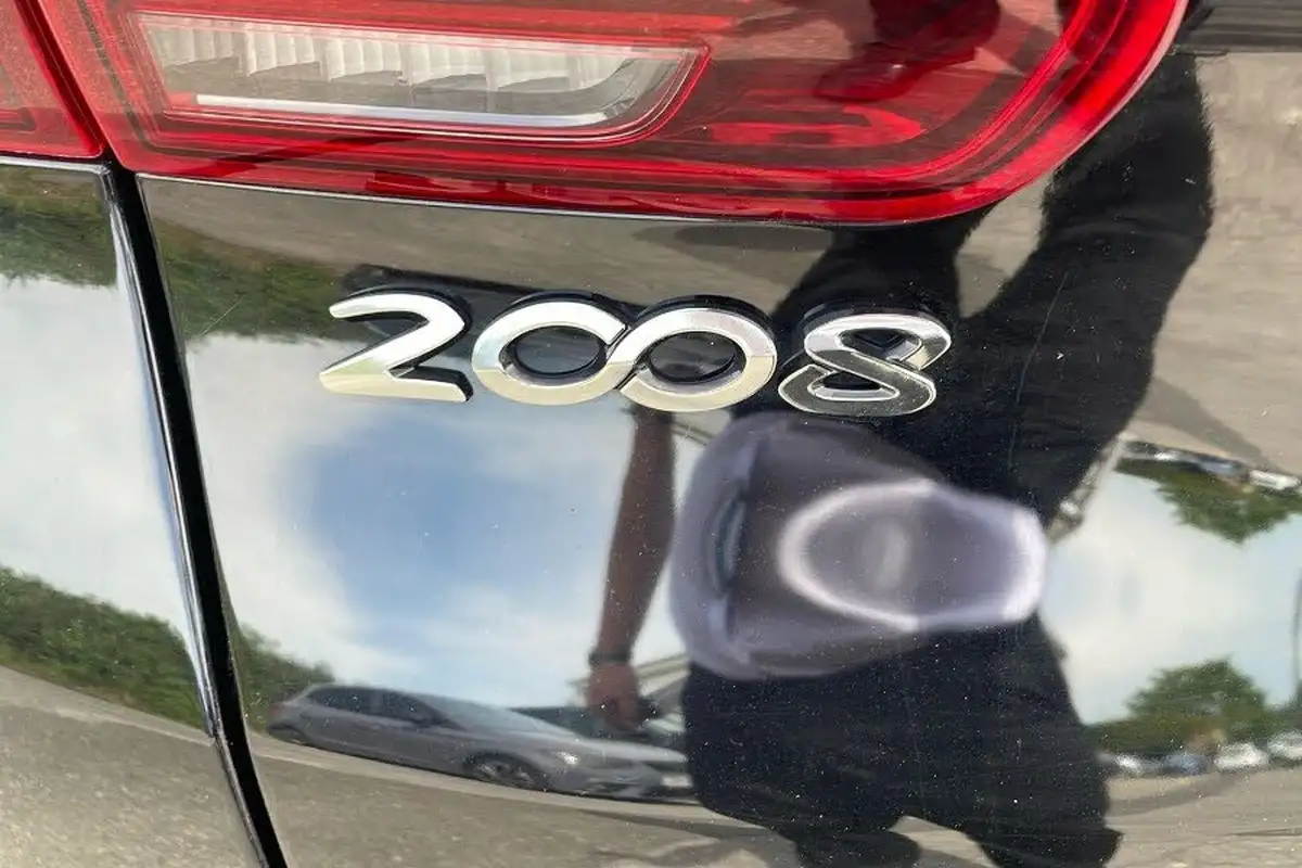 2019-peugeot-2008-suv-12-puretech-allure-premium-82bhp-big-6