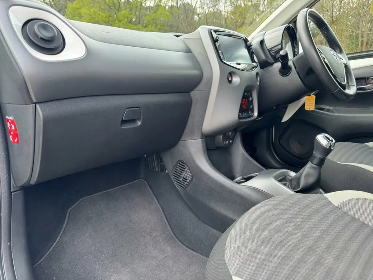 2019-toyota-aygo-10-vvt-i-x-trend-big-27