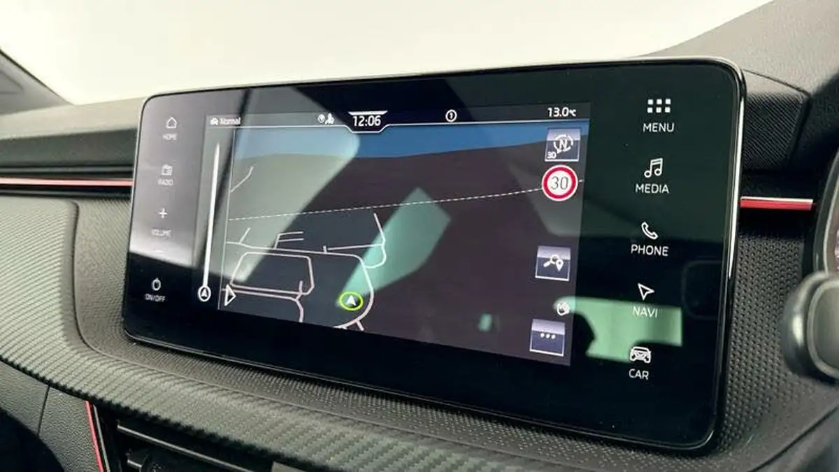2024-skoda-kamiq-10-tsi-monte-carlo-116ps-dsg-big-17