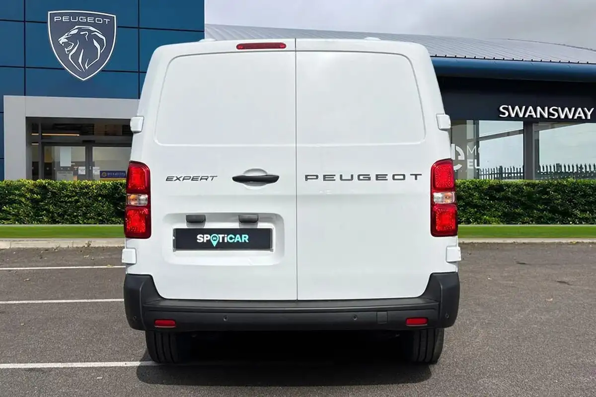 2024-peugeot-expert-15-bluehdi-professional-long-big-3