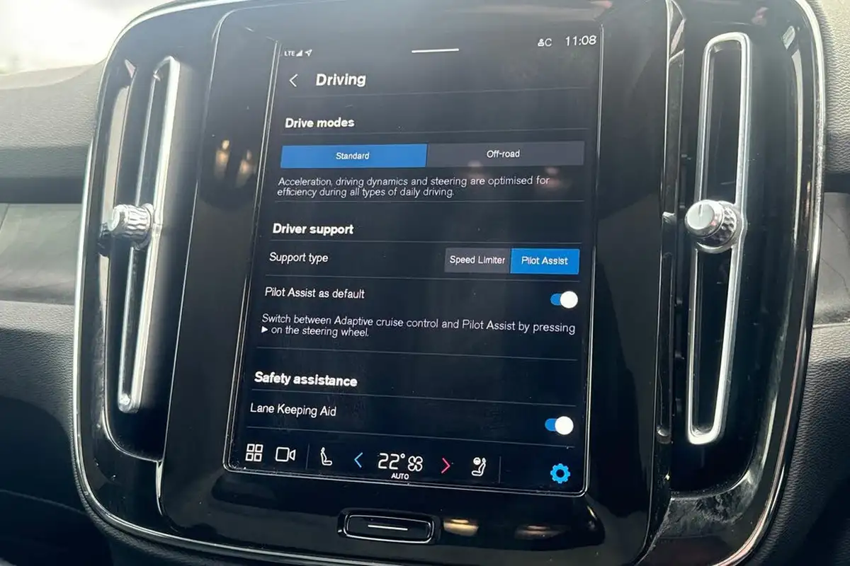 2022-volvo-c40-e-twin-recharge-pro-big-22