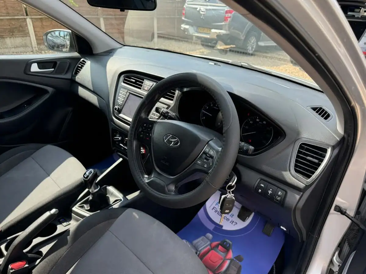 2017-hyundai-i20-10-t-gdi-turbo-edition-big-14