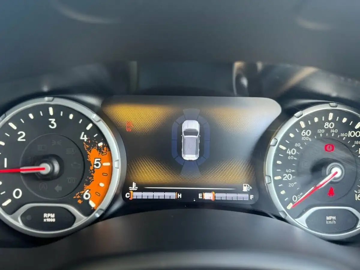 2016-jeep-renegade-16-multijet-ii-limited-ss-big-21
