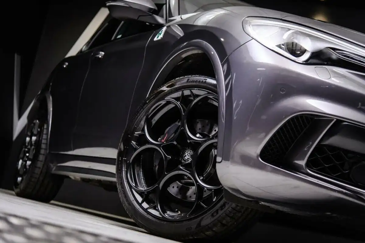 2021-alfa-romeo-stelvio-29-biturbo-quadrifoglio-big-18