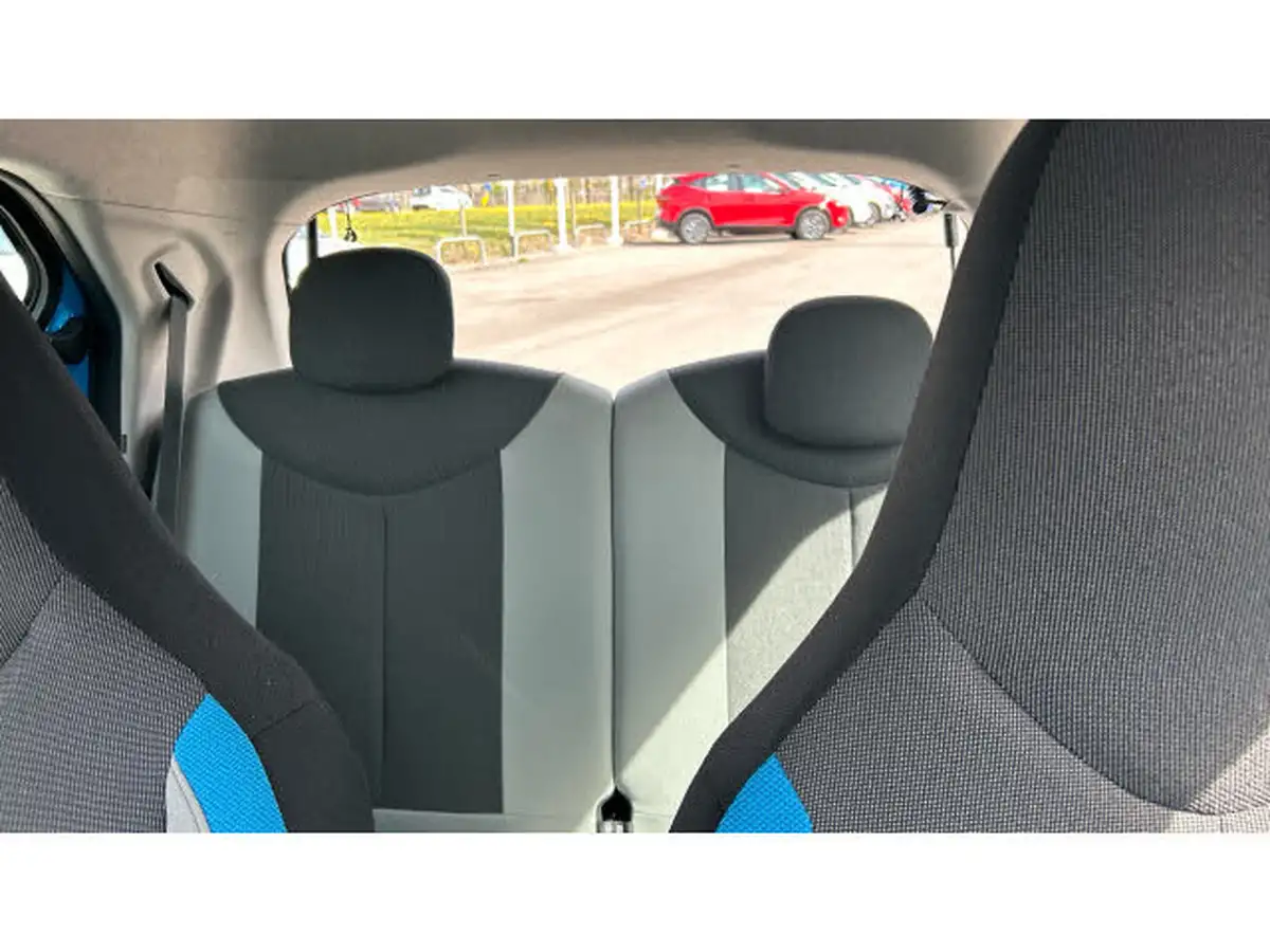 2016-toyota-aygo-10-vvt-i-x-cite-2-cyan-5d-big-14