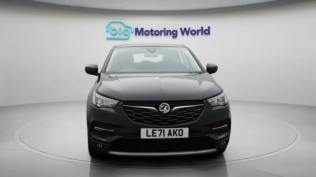2021-vauxhall-grandland-x-15td-elite-nav-big-2