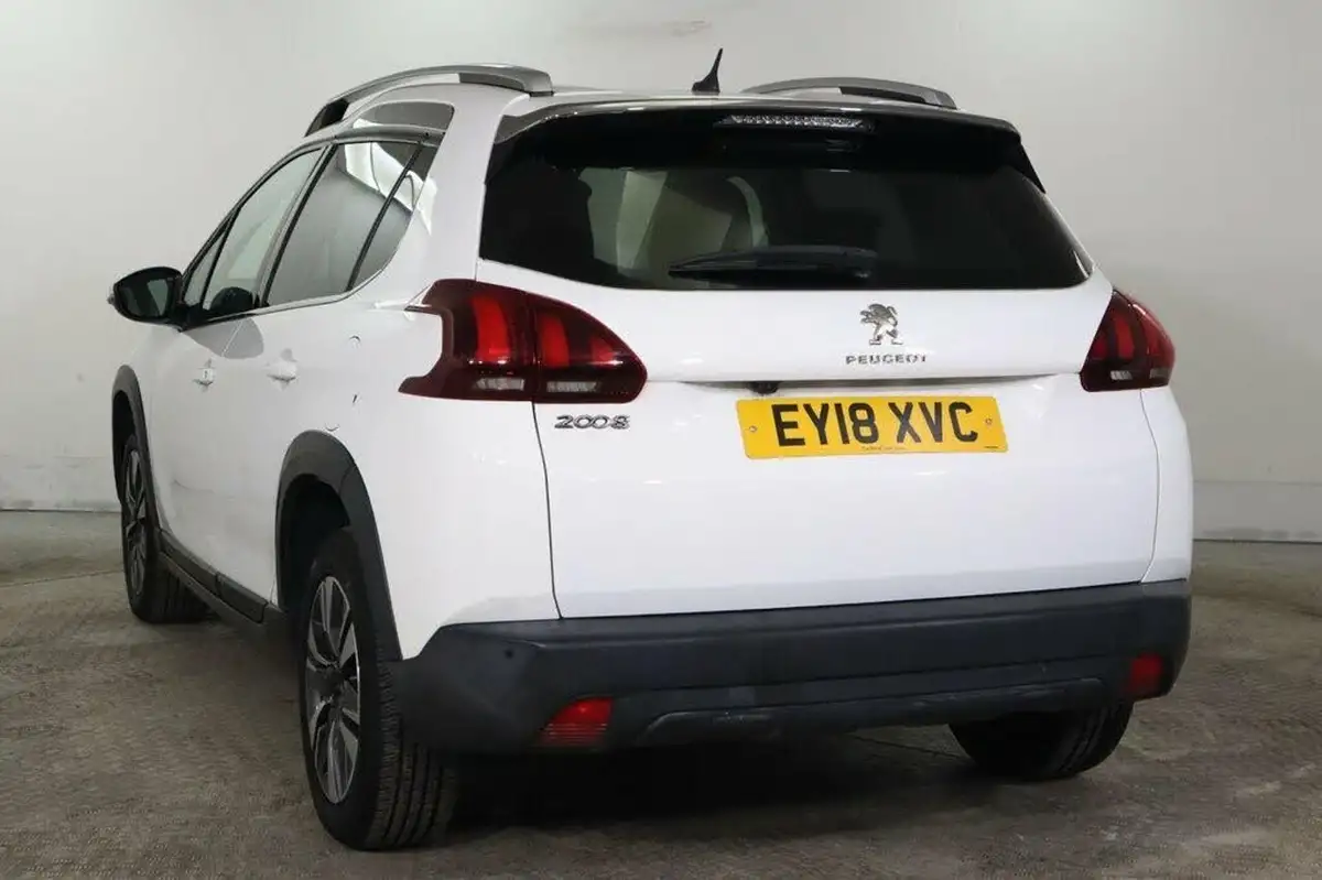 2018-peugeot-2008-suv-12-puretech-allure-premium-big-5