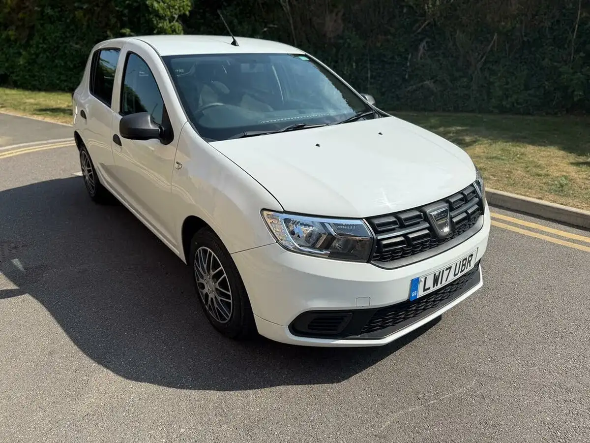 2017-dacia-sandero-10-sce-ambiance-big-0