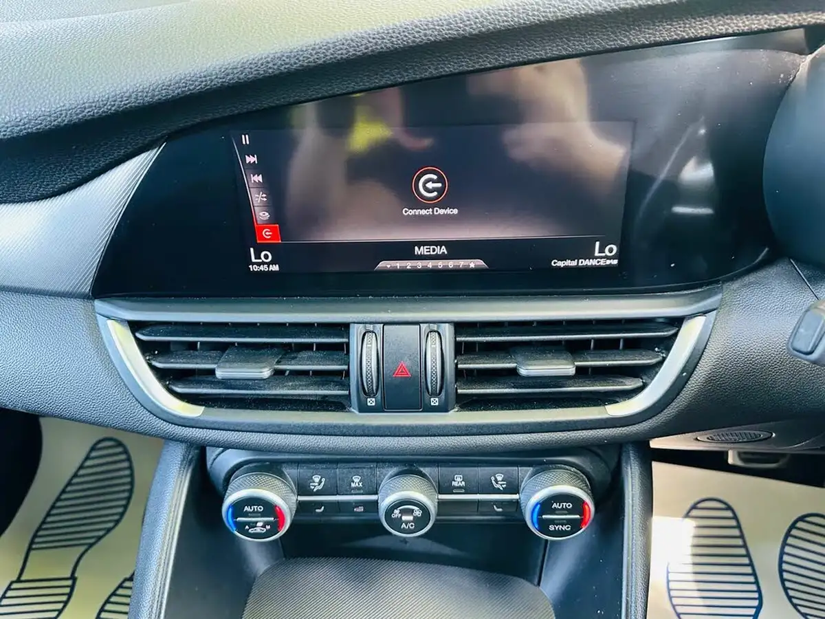 2019-alfa-romeo-giulia-20-veloce-big-14