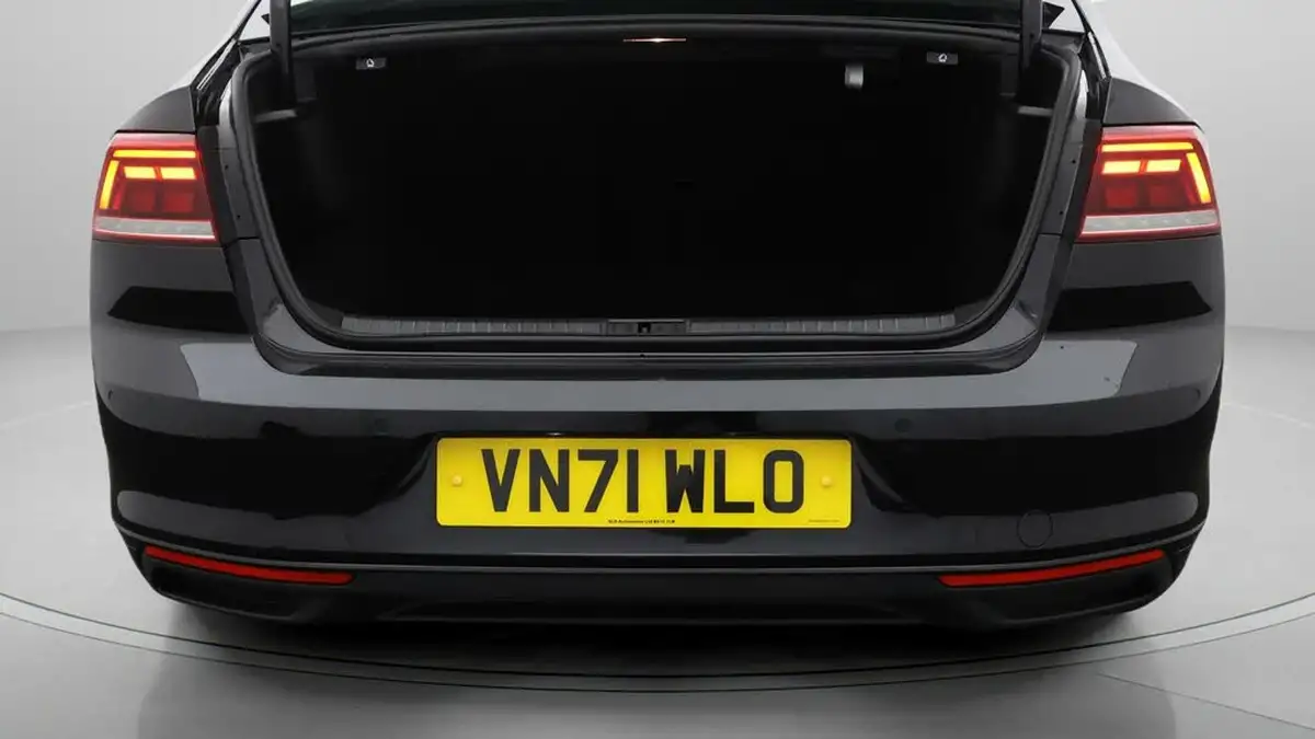 2021-volkswagen-passat-20tdi-se-nav-150ps-saloon-4d-dsg-big-16