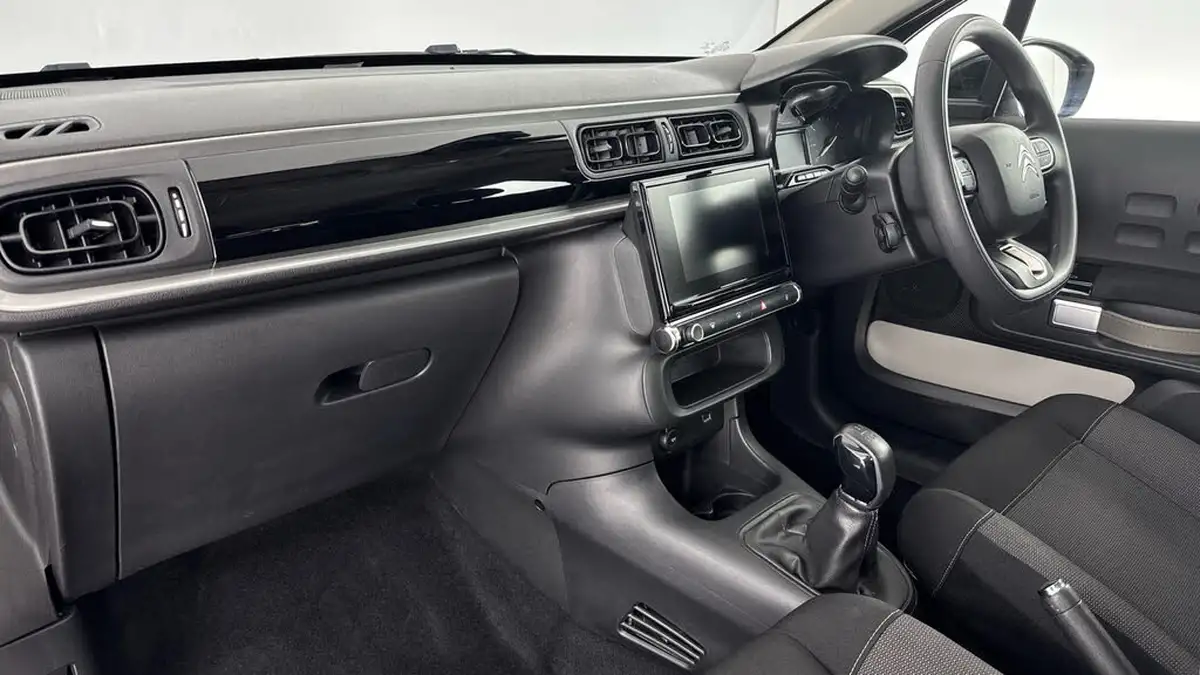 2021-citroen-c3-12-puretech-shine-83ps-big-9