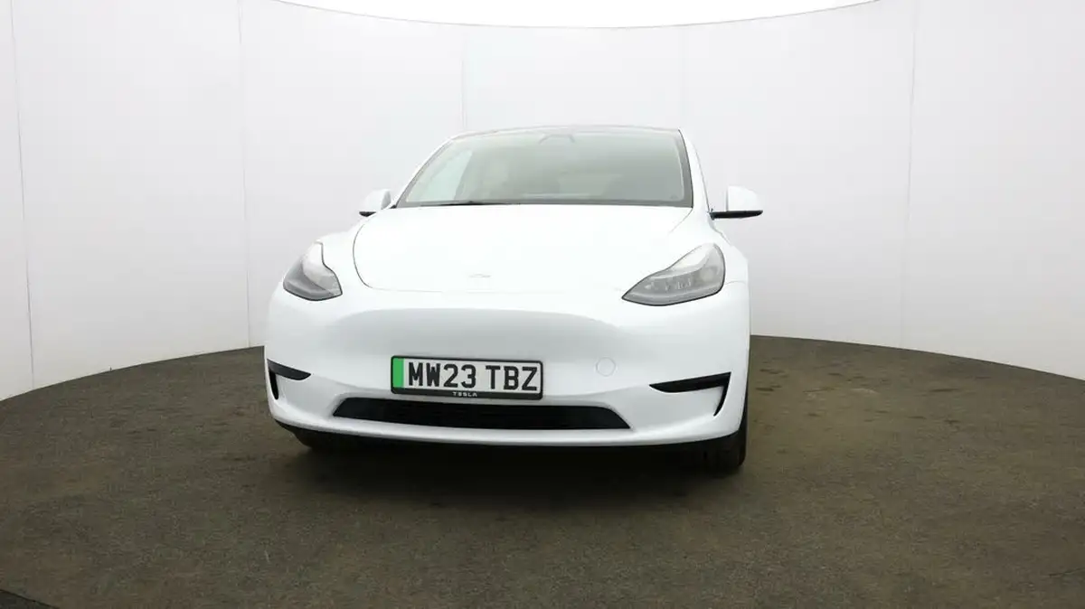 2023-tesla-model-y-e-rwd-big-39
