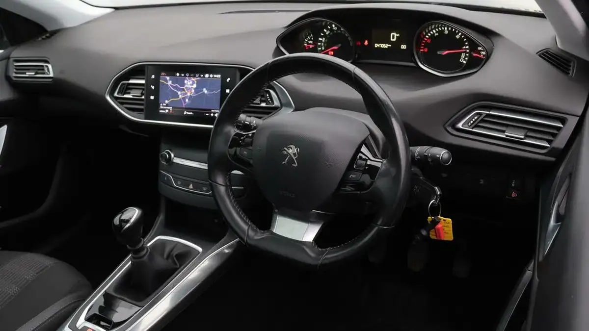 2020-peugeot-308-15-bluehdi-allure-big-9
