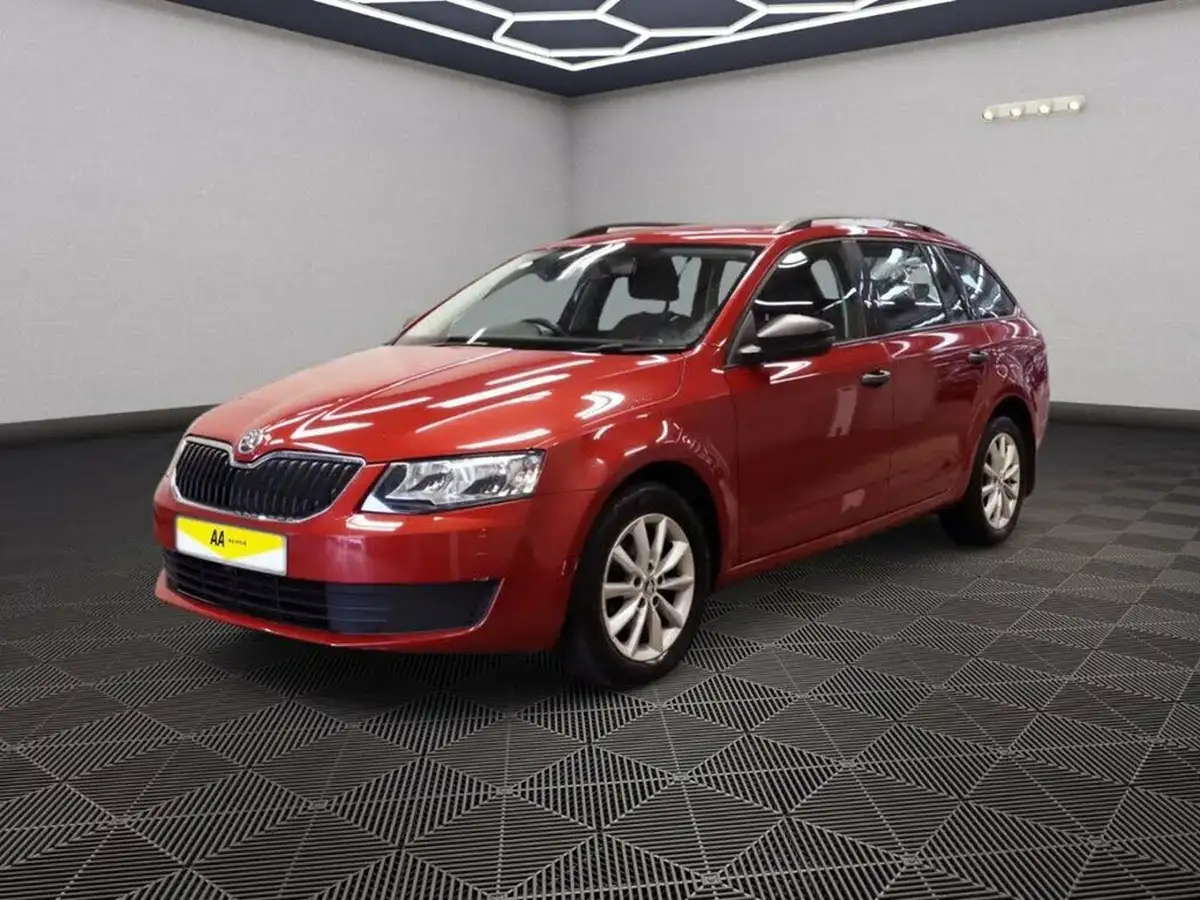 2014-skoda-octavia-16tdi-s-estate-big-2