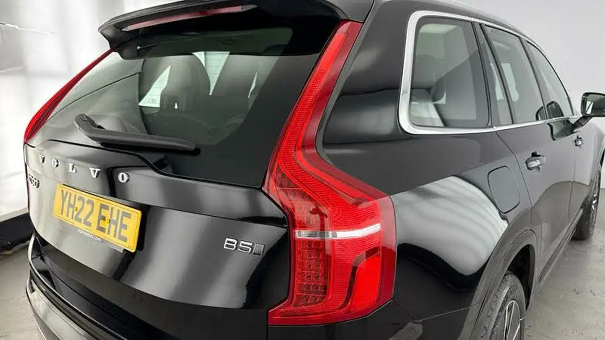 2022-volvo-xc90-20-b5-momentum-big-27