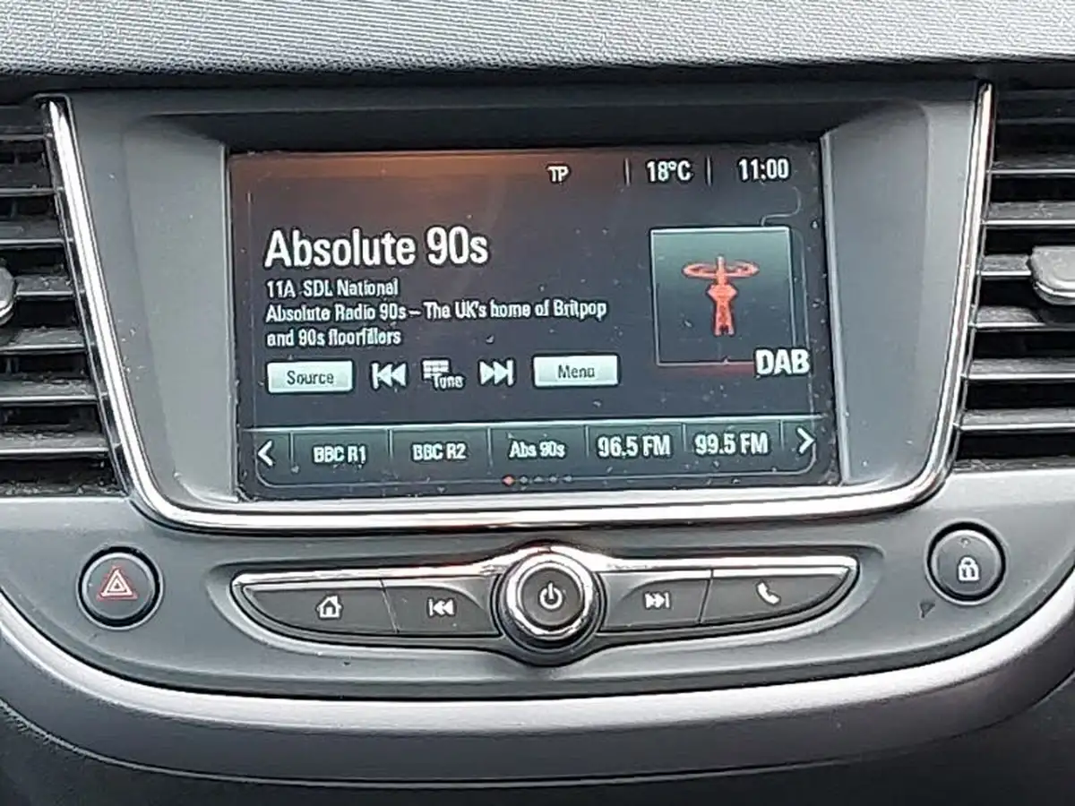 2022-vauxhall-crossland-12i-design-big-9