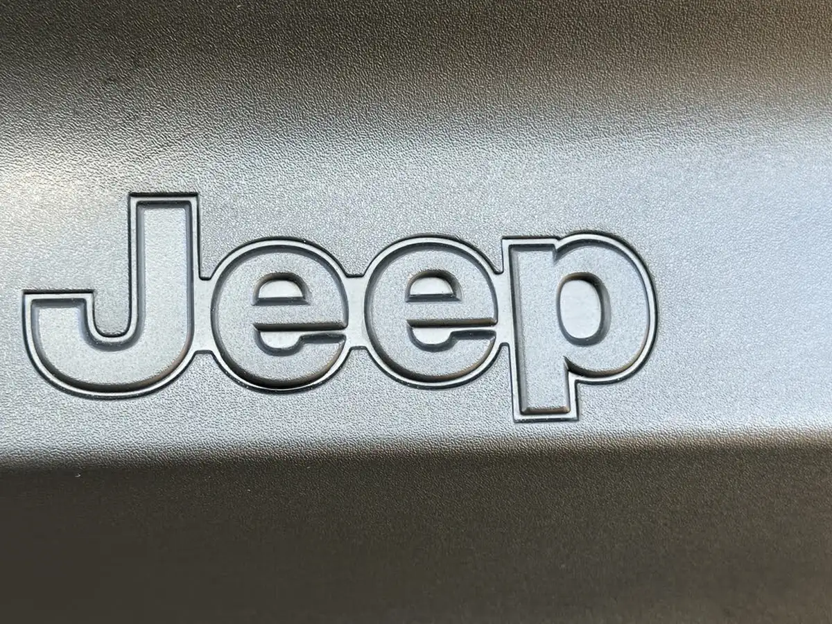 2025-jeep-avenger-12-gse-summit-e-hybrid-48v-auto-big-38