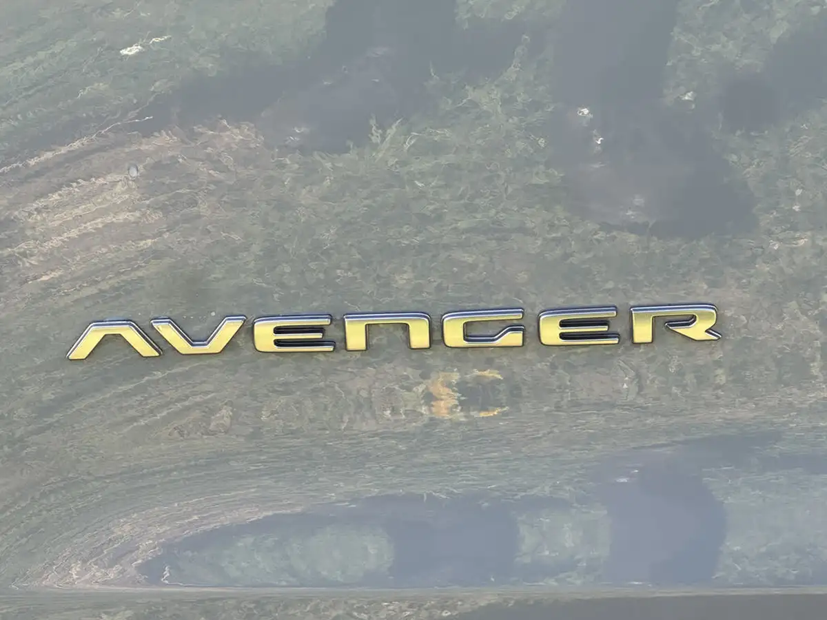 2025-jeep-avenger-12-gse-summit-e-hybrid-48v-auto-big-10