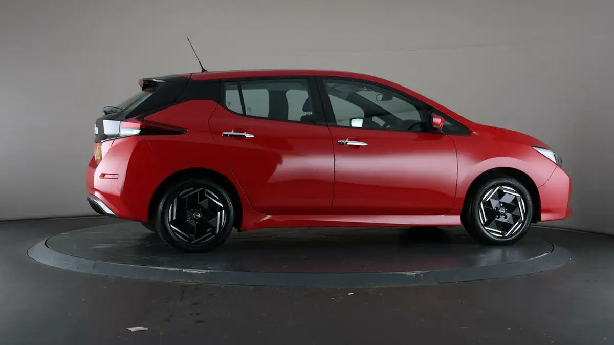 2022-nissan-leaf-e-acenta-39kwh-big-60