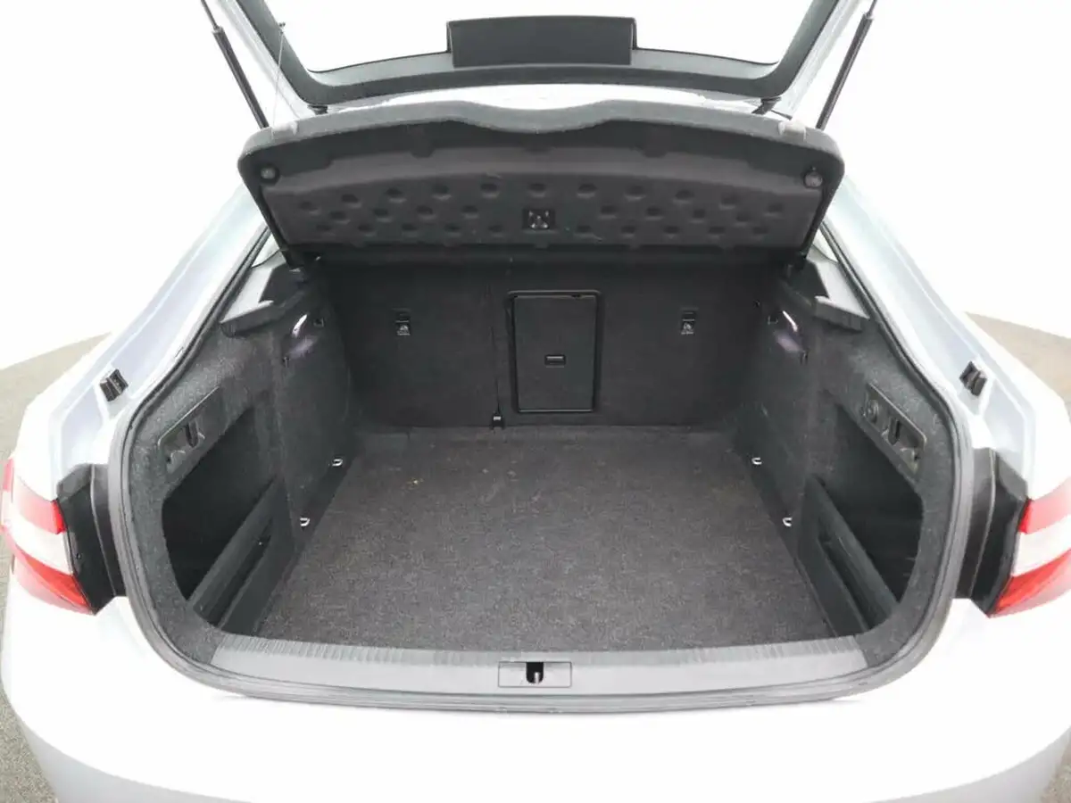 2022-skoda-superb-15-tsi-se-hatchback-dsg-big-8