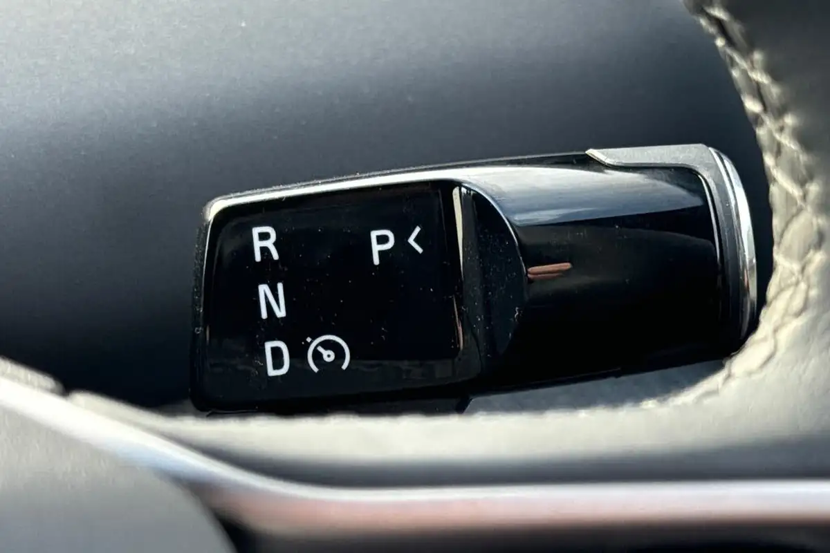 2024-volvo-ex30-e-single-motor-plus-extended-range-big-12