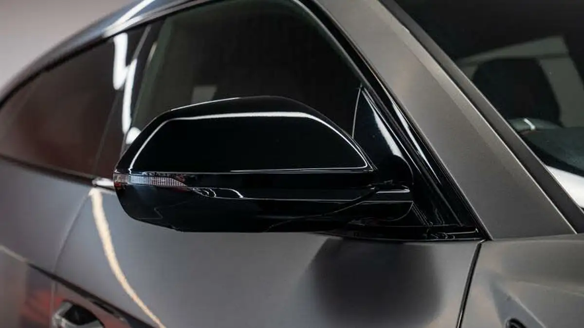 2021-lamborghini-urus-40-no-trim-big-10