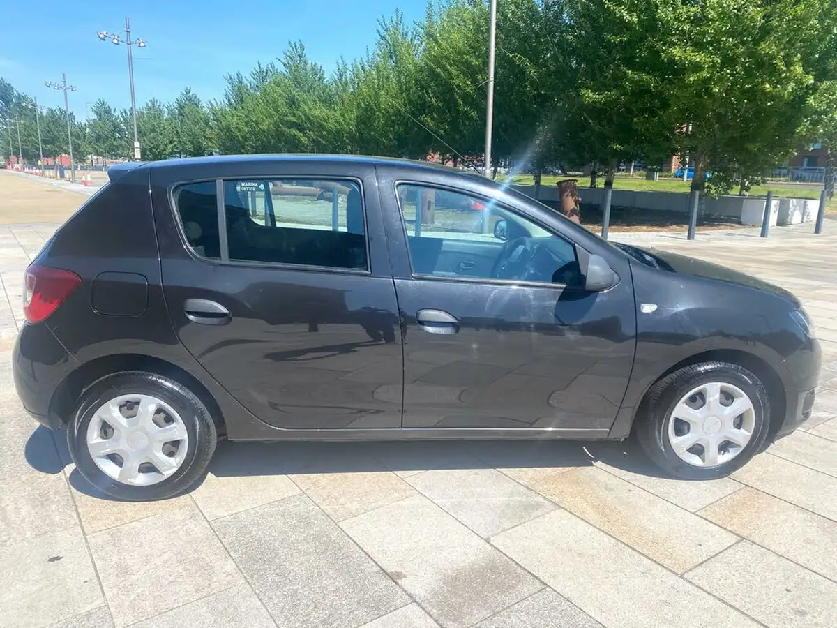 2013-dacia-sandero-12-ambiance-big-8