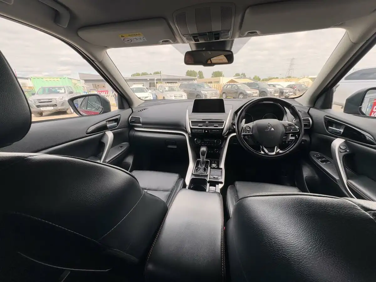 2019-mitsubishi-eclipse-cross-15-4-auto-big-12