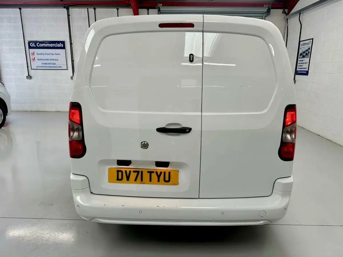 2021-vauxhall-combo-15cdti-sportive-2300-100pseu6dt-l2h1-panel-big-8