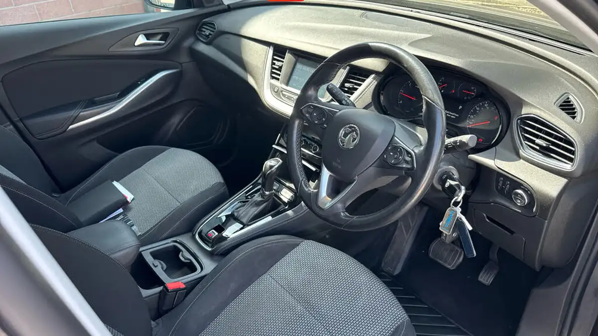 2018-vauxhall-grandland-x-16cdti-se-122ps-auto-big-10