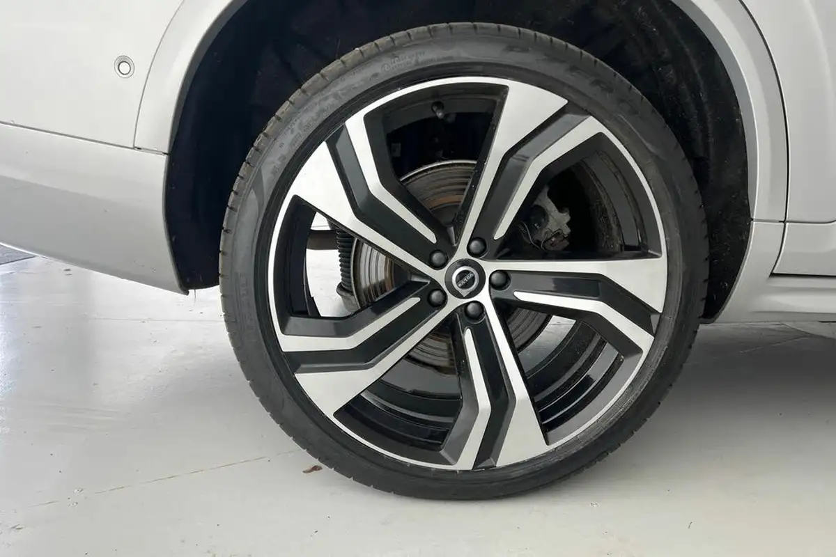 2024-volvo-xc90-20-t8-ultimate-dark-big-22