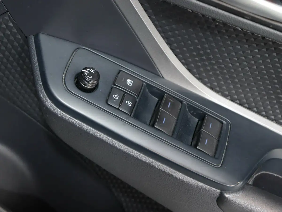 2022-toyota-c-hr-18-vvt-i-icon-big-29