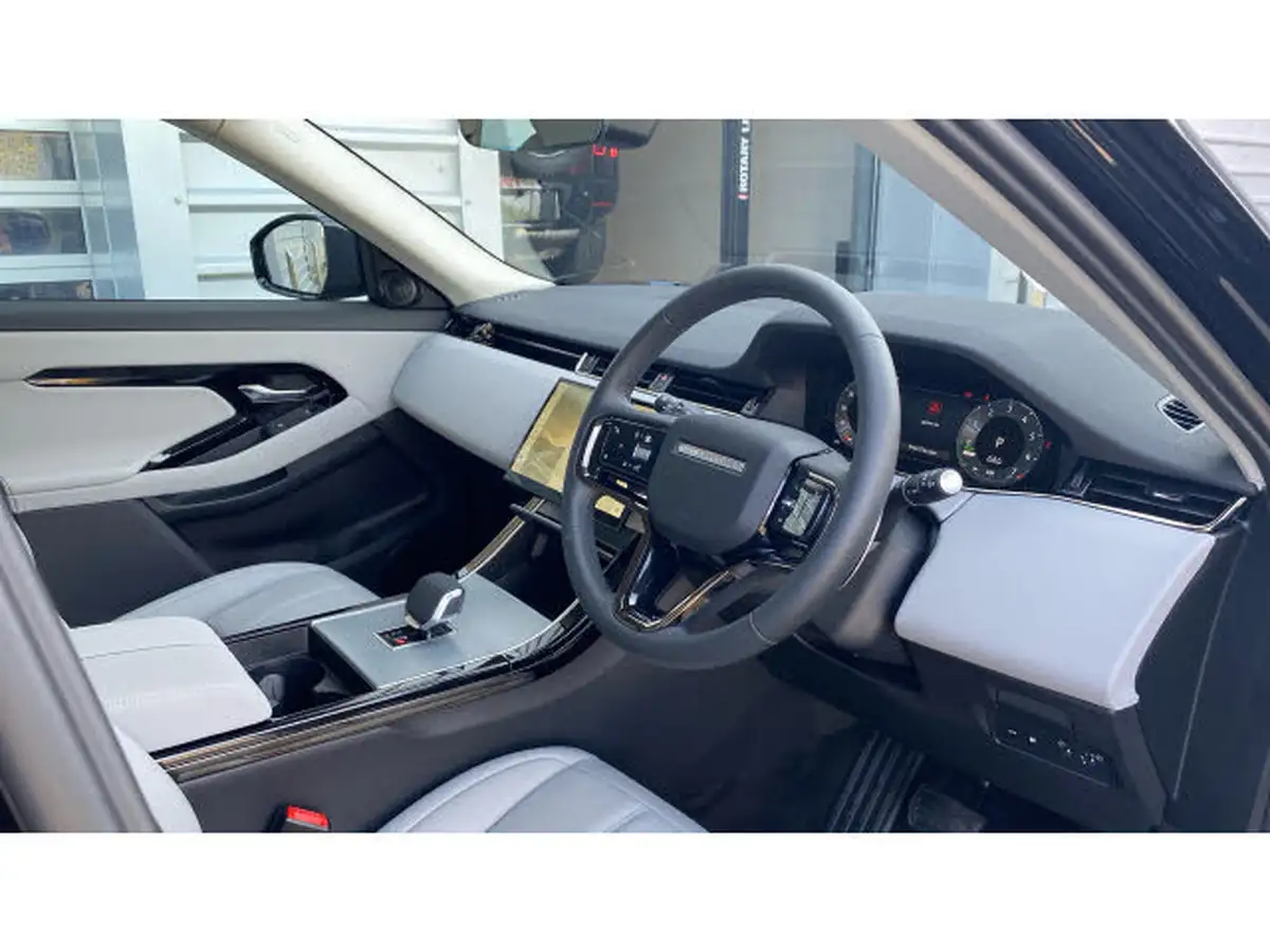 2024-land-rover-range-rover-evoque-15-p300e-s-big-37